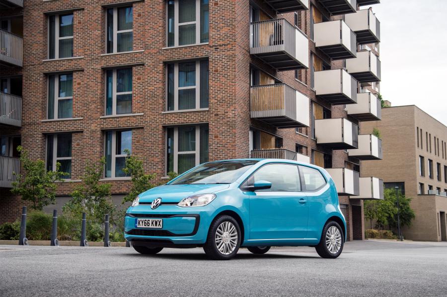  Volkswagen move up! 3-Door 2016 года  (UK) (фото 2 из 16)
